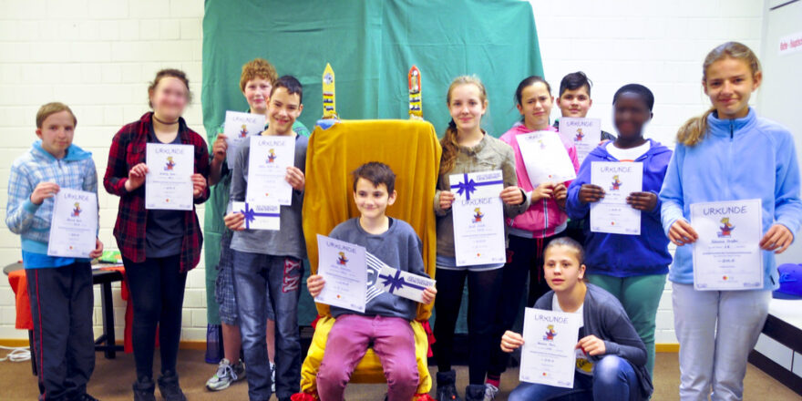 Die Teilnehmer des Finales des Vorlesewettbewerbs der Johannes-Vatter-Schule